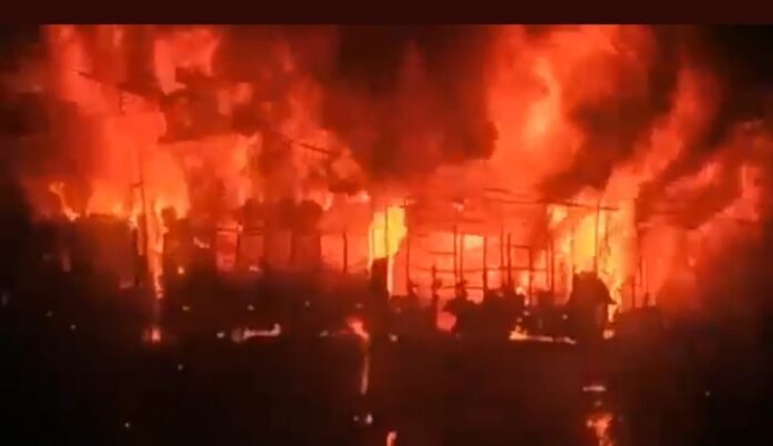 Kebakaran di Suzuya Mall Jadi Tontonan Ribuan Warga