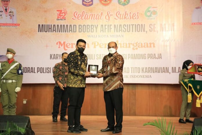Dirjen Bina Adwil Puji Keberhasilan Kepemimpinan Walikota Medan Dirjen Bina Adwil Puji Keberhasilan Kepemimpinan Walikota Medan