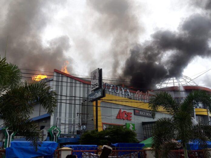 Breaking News: Suzuya Mall Banda Aceh Terbakar