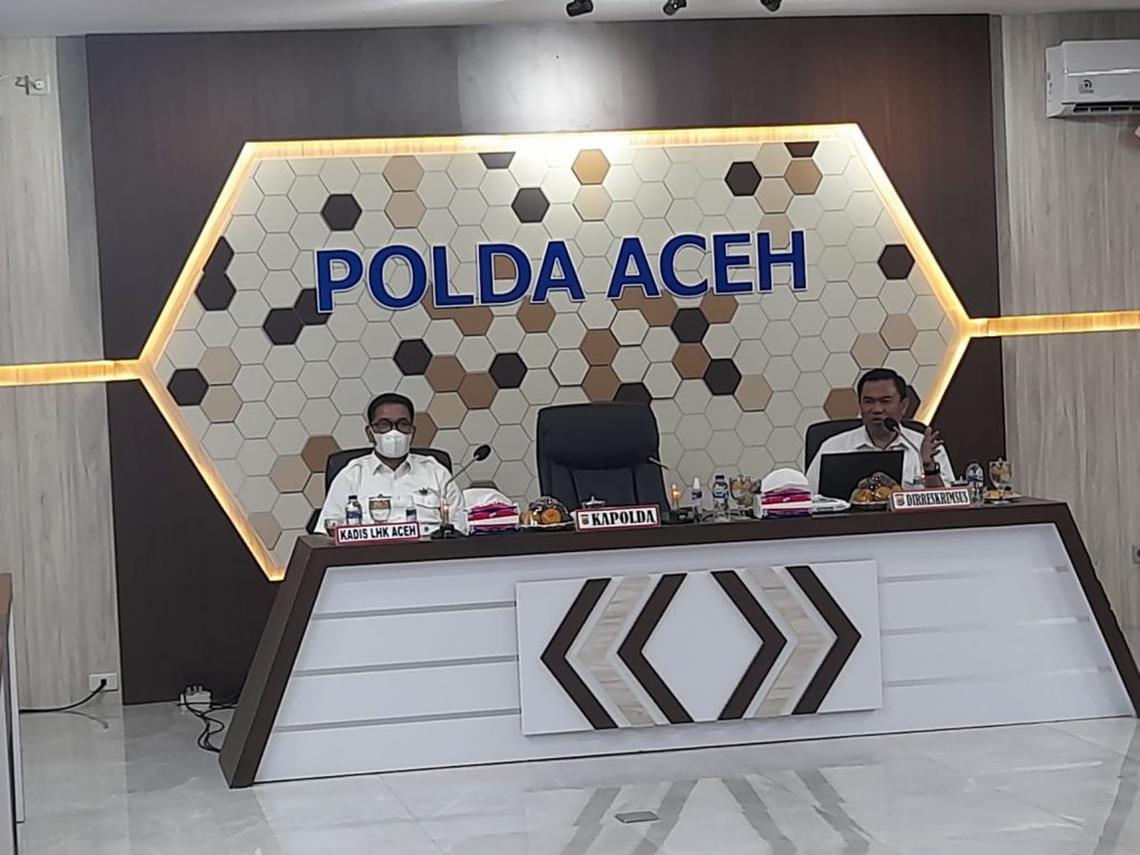 Diireskrimsus Polda Aceh Kombes Pol Sony Sanjaya menegaskan akan menindak pelaku penyelundupan getah pinus dari Aceh. Polda Aceh sangat serius melakukan itu sebagai upaya melindungi salah satu sumber PAD. Foto: Ist.