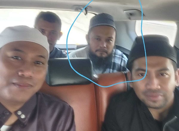 korupsi-pupuk Maridun Bintang (berjenggot tebal) ditangkap di tempat pelariannya. Ia ditetapkan bersalah atas korupsi pengadaan pupuk NPK di Kota Subulussalam. Foto: Ist.