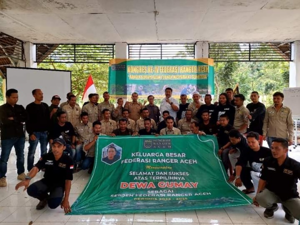 Peserta kongres seusai dipilihnya Dewa Gumay sebagai sekjen FRA. Foto: Ist.