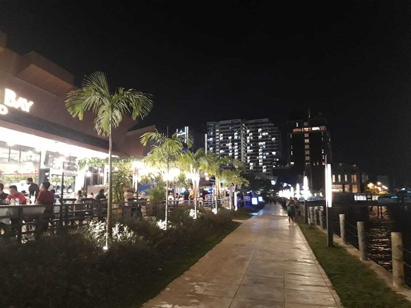 Harbor Bay, merupakan kawasan kuliner dan hiburan di Kota Batam. Salah satunya yaitu Harbor Bay Restaurant yang menyajikan seafood dan live mucic. Foto: Komparatif.ID/Muhajir Juli.