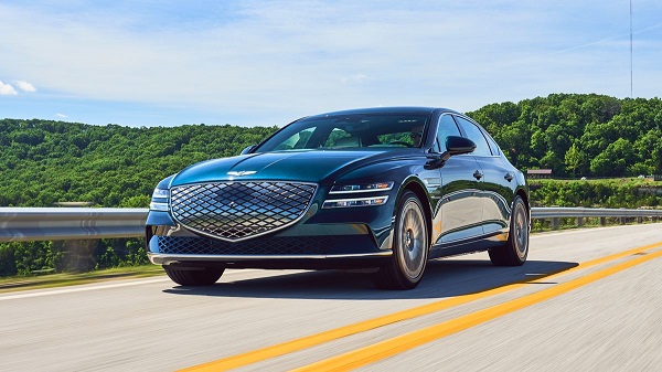 Electrifield G80 Genesis Electrifield G80 menjadi tunggangan resmi kepala negara yang menghadiri KTT G20 di Bali, Indonesia. Foto: Genesis.