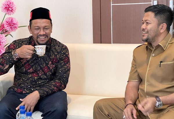 MS-Jantho Syeh Fadhil (kiri) saat beranjangsana ke MS Jantho, Aceh Besar, dan diterima oleh Ketua MS Jantho M. Redha Valevi. Foto: Humas MS Jantho.