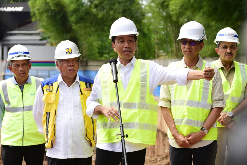 Presiden Jokowi sebut proses perpanjangan masa jabatan kepala desa kewenangan DPR, Selasa (24/01/2023). (Foto: Humas Setkab)