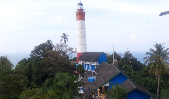 Menara mercusuar Willem's Toren III
