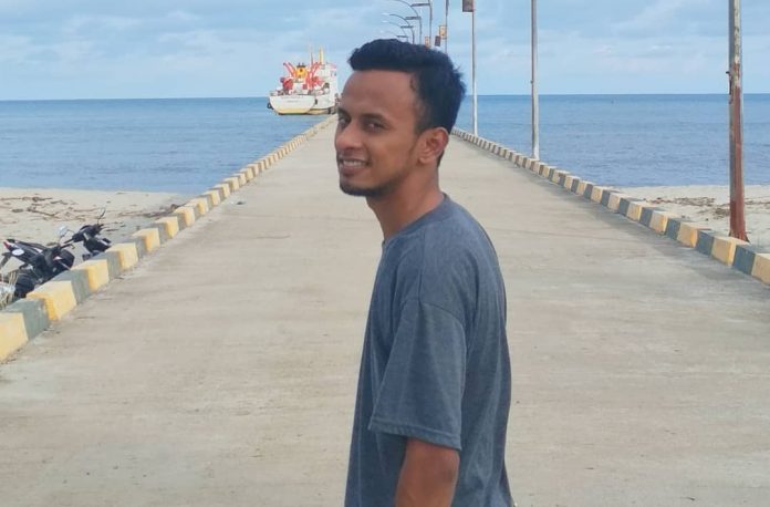 MNL 2 Moenawar Lhok menulis tentang Aceh dagang yang telah menjadi trade mark orang Aceh. Foto: Dok. penulis.