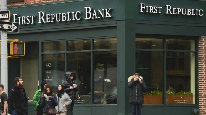 Kantor The First Republic Bank di New York, Foto: Casey Steffens/NYT.