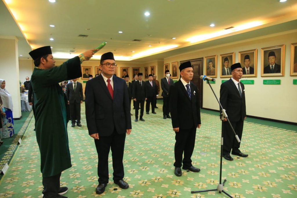 Dr Syamsuar M.Ag kembali memimpin STAIN Meulaboh periode 2023-2027. Ia dilantik bersama Rektor UIN Jakarta dan Rektor IAIN Cirebon di Jakarta, Rabu (1/3/2023). Foto: HO for Komparatif.ID.