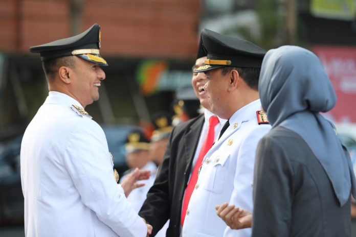 Pj Walikota Lhokseumawe Dr. Imran saat menghadiri upacara peringatan Hari Otonomi Daerah 2023 di Anjungan Pantai Losari, Kota Makassar, Sabtu (29/4/2023). Foto: HO for Komparatif.ID.