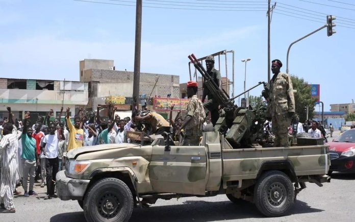 Konflik Sudan antara Rapid Support Forces (RSF) dan Pemerintah militer makin memanas, PBB mencatat 6.000 pengungsi terjebak dalam krisis kemanusian. Foto: Bernama.