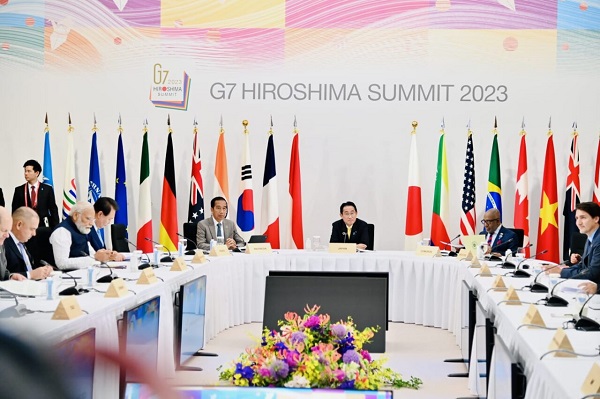 KTT G-7 Presiden RI Joko Widodo menekankan kesetaraan, kolaborasi, dan inklusivitas dalam kerjasama global pada sesi mitra kerja KTT G-7 Hiroshima, Jepang. Foto: BPMI Setpres/Laily Rachev.