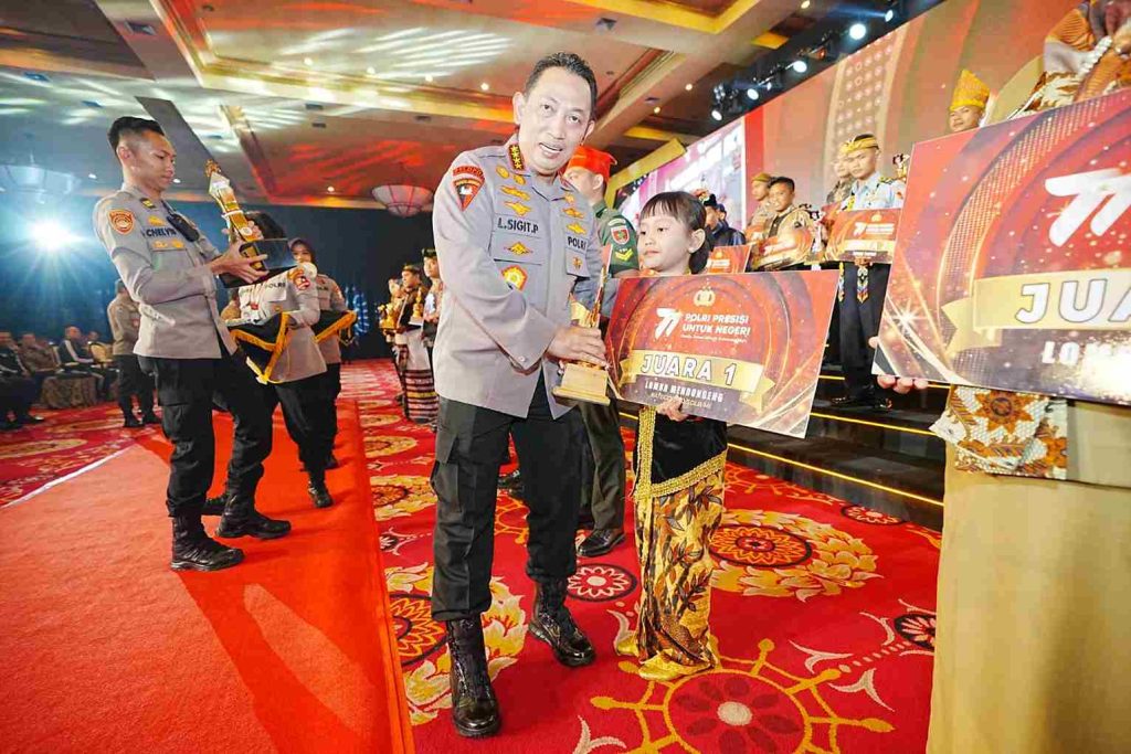 Polisi pahlawan dalam dongeng anak