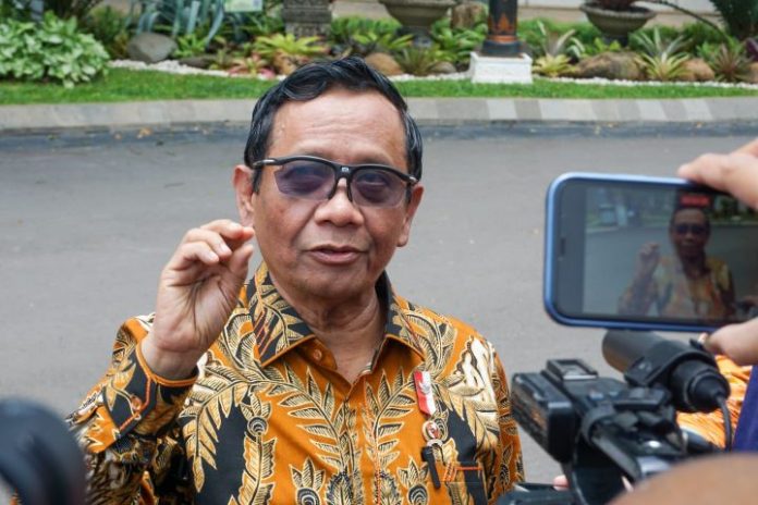 Menko Polhukam Mahfud MD mengatakan Pemerintah akan mempidanakan pelanggar aturan pemanfaatan lahan sawit. Foto: BPMI Setpres.