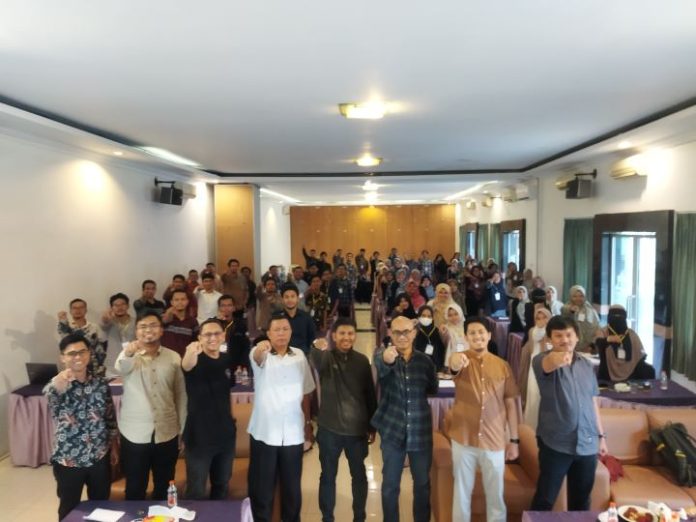 Padebooks Aceh Padebooks Aceh menggelar Youth Leadership Camp 2023 di Hotel Lading, Banda Aceh pada 23-24 September 2023. Foto: Ho for Komparatif.ID.