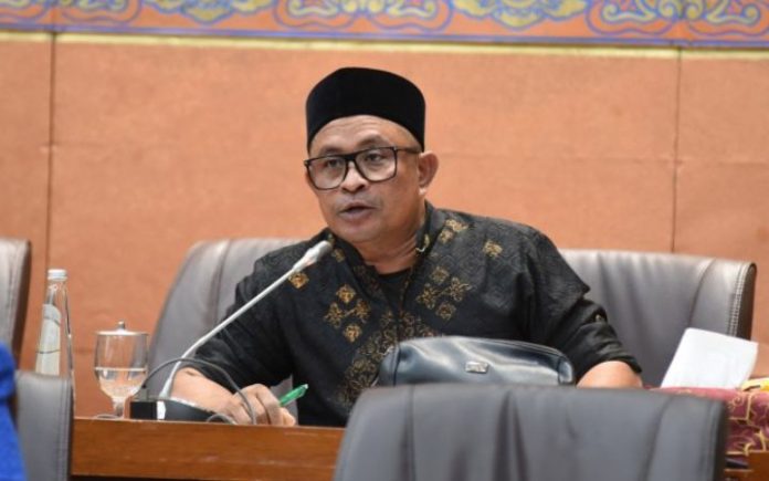 Anggota DPR RI Dapil 1 Aceh Rafli Kande kritik monopoli penerbitan izin tambang oleh Pemerintah Pusat. Ia meminta agar hak pengelolaan SDA dikembalikan ke Pemerintah Aceh. Foto: Ho for Komparatif.ID