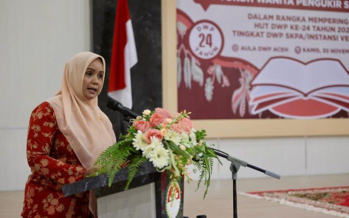 DWP Aceh Rayakan HUT ke-24 dengan Lomba Bercerita dan Donor Darah, Ketua Dharma Wanita Persatuan (DWP) Aceh Mellani Subarni. Foto: Ho for Komparatif.ID.