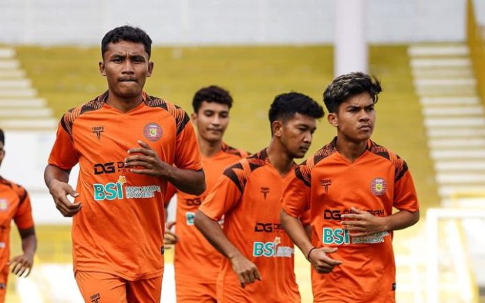 Punggawa Persiraja Banda Aceh saat berlatih di di Stadion Harapan Bangsa jelang pertandingan menghadapi PSMS Medan. Foto: persiraja.