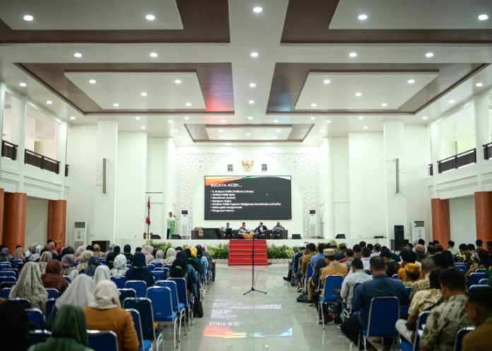 Seminar rempah Seminar kebudayaan Sejarah Jalur Rempah Aceh Pekan Kebudayaan Aceh (PKA) ke-8 di Auditorium Ali Hasymi UIN Ar-Raniry, Banda Aceh, Senin (7/11/2023). Foto: Komparatif.ID/Rizki Aulia Ramadan.