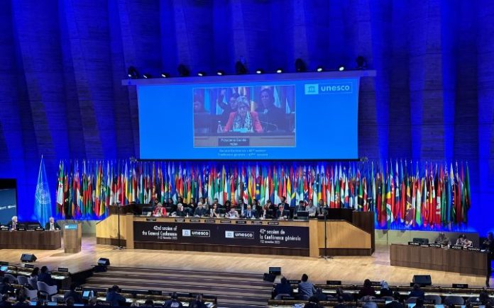 Indonesia terpilih sebagai Dewan Eksekutif UNESCO 2023-2027 pada konferensi Umum UNESCO ke-42 di Markas Besar UNESCO di Paris, Prancis, Rabu (15/11/2023). Foto: Kemenlu.