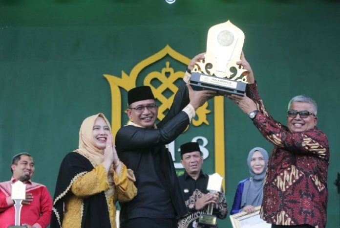 Juara umum PKA 8