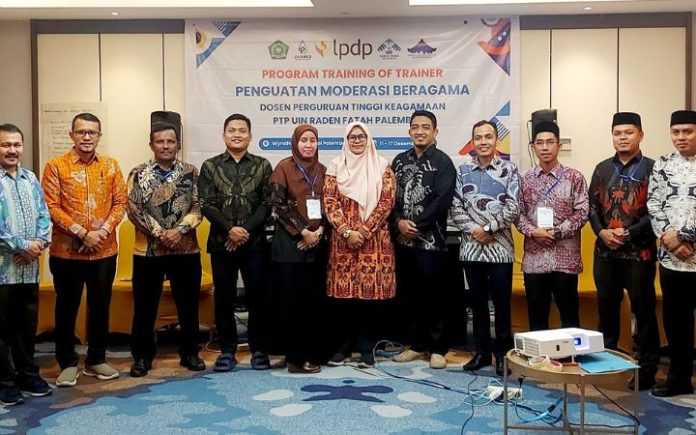 11 dosen/akademisi PTKI mengikuti pelatihan (Training of Trainers/TOT) Moderasi Beragama di Wyndham Opi Hotel, Palembang (11-17/12/2023). Foto: Ho for Komparatif.ID.