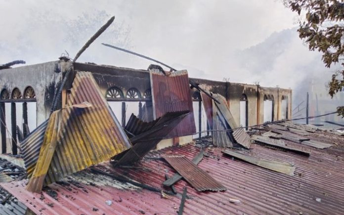 Dayah Ustad Masrul Aidi Dayah Terpadu Babul Maghfirah Dayah Babul Maghfirah Terbakar, 11 Damkar Dikerahkan Puing bangunan Dayah Terpadu Babul Maghfirah yang terbakar pada Kamis (25/1/2024) pukul 09.30 WIB. Foto: BPBD Aceh Besar.