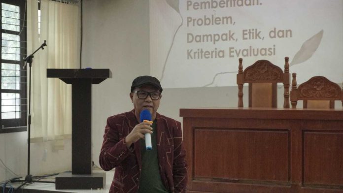 Tu Sop Tidak Isi Formulir Cawagub Mualem Ketua Tim Seleksi Balon Kepala Daerah Partai Aceh Dr. Nurlis Efendi Meuko. Foto: Dok. PA. Dek Fad