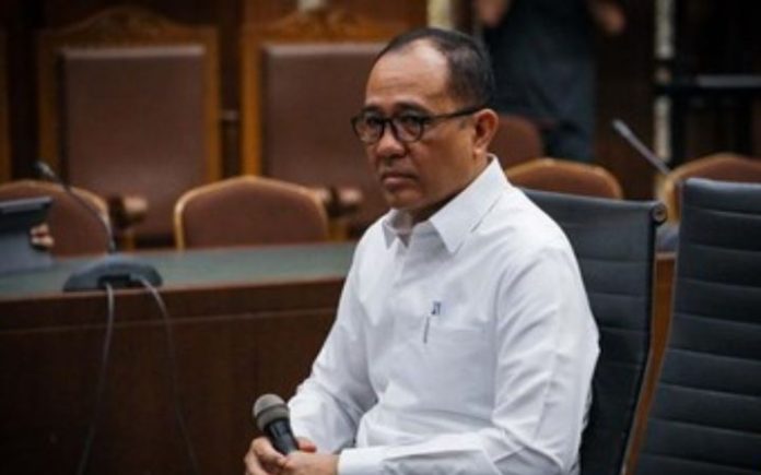 Rafael Alun KPK Optimis Rafael Alun Divonis Bersalah Pembacaan Vonis RAT Ditunda Mantan pejabat Direktorat Jenderal Pajak, Rafael Alun Trisambodo. Foto: CNBC Indonesia.