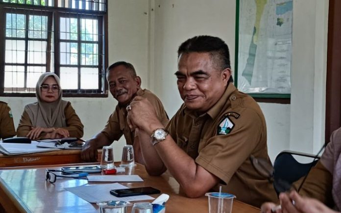 Tingkatkan Jumlah Panen Padi, Distanbun Bireuen Gandeng Profesor USK Kadistanbun Bireuen Mulyadi , S.E. M.M. Foto: Ho for Komparatif.ID.