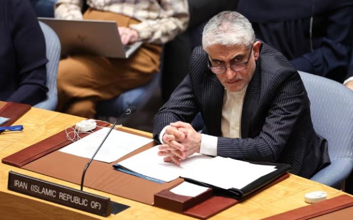 Israel desak PBB sanksi Iran Israel Desak Dewan Keamanan PBB Sanksi Iran Duta Besar Iran untuk PBB Amir Saeid Iravani pada sidang PBB. Foto: Charly Triballeau/AFP/Getty Images.