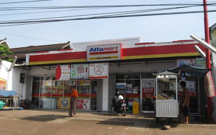 Jangan Ketinggalan, Ini Daftar Diskon Alfamart Bulan Mei! Gerai Alfamart. Foto: Nur Cholis.