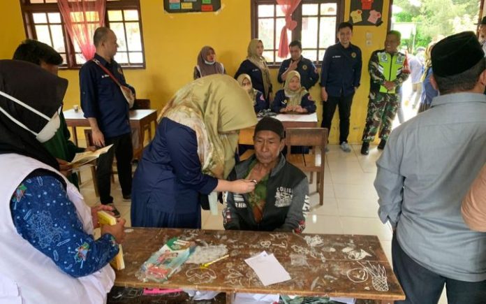 Bahaya Rokok Dokter Paru Aceh Sosialisasi Bahaya Rokok di Tanoh Gayo Perhimpunan Dokter Paru Indonesia (PDPI) menggelar sosialisasi bahaya merokok di Tanoh Gayo, Jumat (24/5/2024). Foto: Ho for Komparatif.ID.