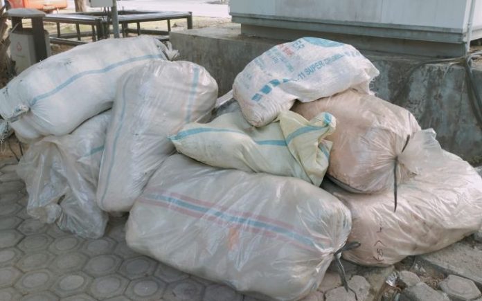 Polda Aceh Amankan 300 Kg Ganja Siap Edar di Nagan Raya Barang bukti 300 Kg ganja siap edar diamankan Tim Opsnal Ditresnarkoba Polda Aceh di Beutong Ateuh, Nagan Raya, Rabu (24/4/2024) malam.