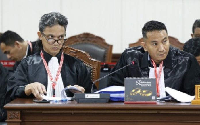 Gerindra Ajukan PHPU ke MK Dugaan Penggelembungan Suara di Aceh 1 Kuasa hukum Gerindra Nofiansyah memberikan keterangan dalam sidang PHPU Anggota Dewan Perwakilan Rakyat, Dewan Perwakilan Daerah, Dewan Perwakilan Rakyat Daerah Provinsi, dan Dewan Perwakilan Rakyat Daerah Kabupaten/Kota Provinsi Tahun 2024. Selasa (30/4/2024). Humas MK RI.