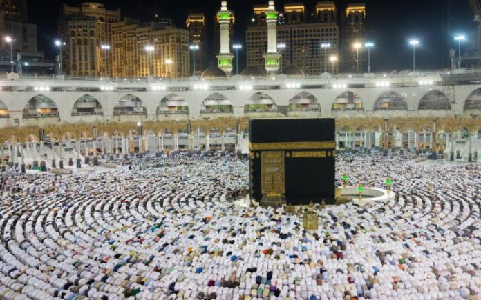 Jemaah Haji Indonesia Terbang ke Saudi Mulai 12 Mei Ini Rincian Penempatan Akomodasi Jemaah Haji Indonesia Jemaah haji Indonesia berangkat ke Arab Saudi mulai 12 Mei. Foto: Zurijeta/Komparatif.ID.