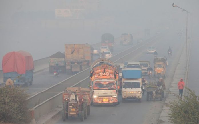 Bukan Jakarta, Kota Ini Didaulat Sebagai Kota Polusi Tertinggi di Dunia Kota terbesar kedua di Pakistan. Foto: Reuters.