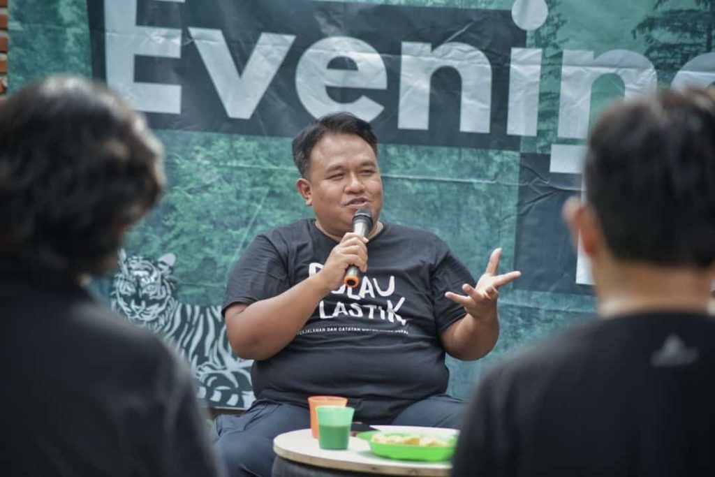 riset mendalam dandhy dwi laksono