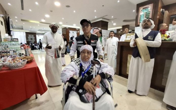 jemaah haji (1) Waspada Cuaca Panas, Jemaah Haji Disarankan Tetap di Hotel Jemaah haji Indonesia mulai tiba di Tanah Suci. Foto: Kemenag RI.