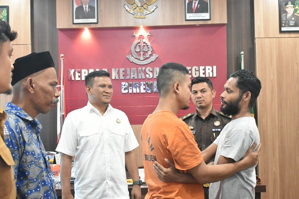 mukhlis (1) tukang pangkas Bireuen