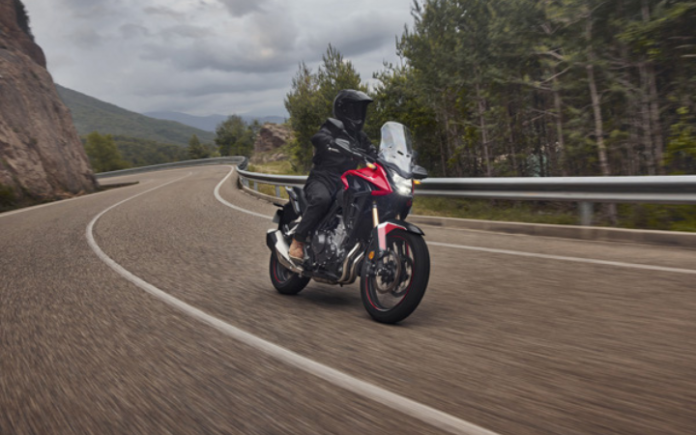 Motor Honda Ini Daftar Sepmor Honda yang Wajib Miliki SIM C1 Honda CB500X. Foto: Astra Honda.