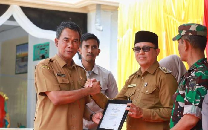 Pidie Pemkab Pidie Gelar Intervensi Stunting Serentak 2024 Plh. Bupati Pidie, Drs. Samsul Azhar pada launching Kick off Intervensi Serentak Pencegahan Stunting Tahun 2024, Selasa (11/06/2024). Foto: Humas Pidie.