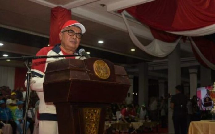 Bustami Hamzah (38) Pemerintah Aceh Komitmen Kembangkan Atlet Muda Pj Gubernur Aceh Bustami Hamzah saat membuka Popda XVII Aceh Timur 2024 di Lapangan Merdeka, kompleks pusat pemerintahan Kabupaten Aceh Timur di Idi, Sabtu (6/7/2024) malam. Foto: HO for Komparatif.ID.