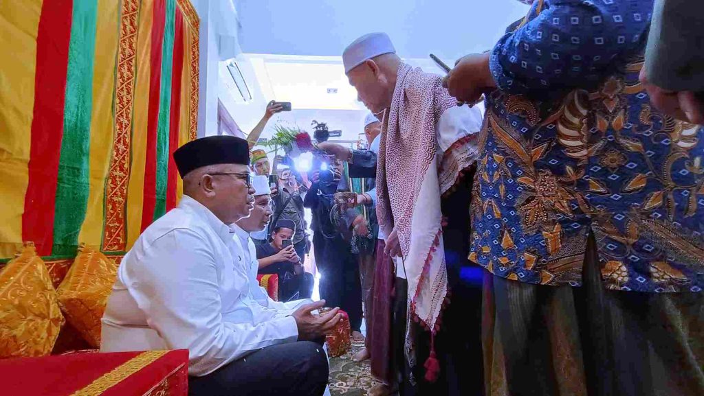 Ulama abu kuta peusijuk bustami