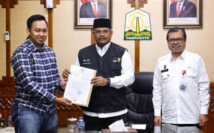 Dipanggil Safrizal, Kontraktor Harapan Bangsa Pulangkan Rara Pawang Hujan Pj Gubernur Aceh Safrizal ZA perintahkan WiKA dan Nindya Karya segera pulangkan pawang hujan Rara Istiati Wulandari. Foto: HO for Komparatif.ID.