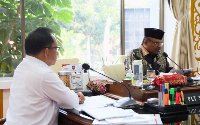 Safrizal ZA (2) Aceh Siap Gelar Pembukaan PON XXI Pj Gubernur Aceh Safrizal ZA saat mengikuti rapat terbatas yang dipimpin oleh Menteri Dalam Negeri (Mendagri) Tito Karnavian di Jakarta, Jumat (30/8/2024). Foto: HO for Komparatif.ID.