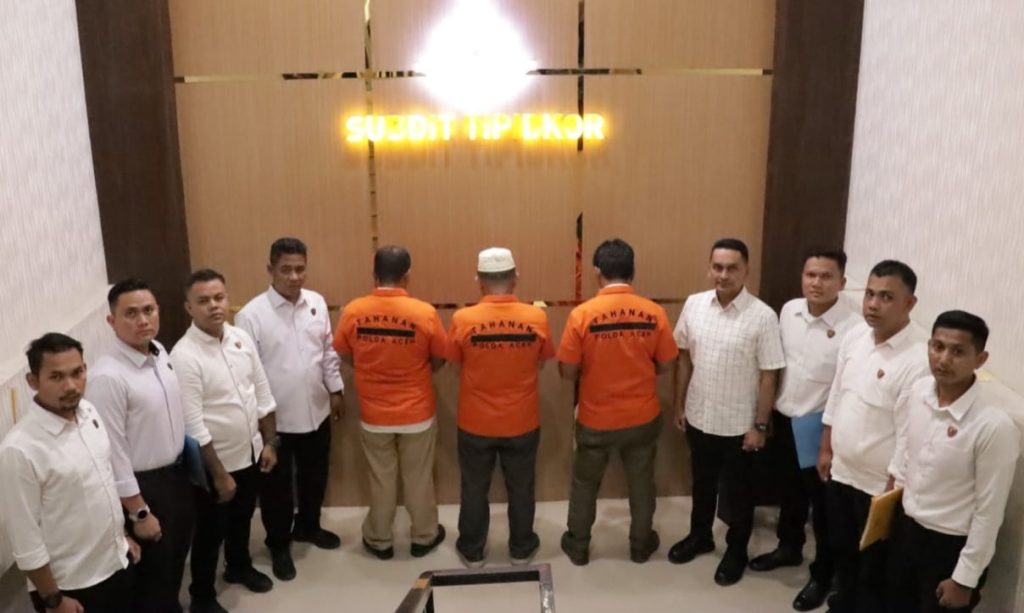 Mantan Kadisdik Aceh Ditahan Terkait Kasus Wastafel SMA Polda Aceh Tahan mantan Kadisdik Aceh terkait kasus korupsi wastafel. Foto: HO for Komparatif.ID.