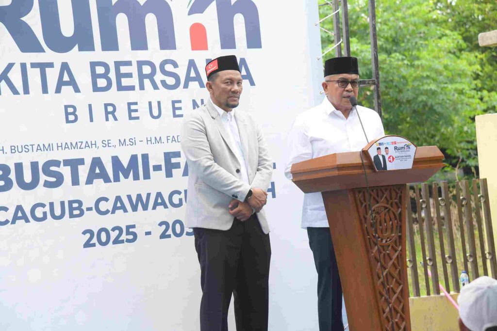 Dihadiri ribuan orang, Bustami Hamzah dan Fadhil Rahmi awali kampanye di Bireuen, Kamis (26/9/2024). Foto: HO for Komparatif.ID.
