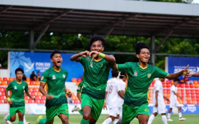 PON Tundukkan Jateng 2-0, Sumut Amankan Kemenangan Perdana Sumut tekuk Jateng 2-0 pada laga lanjutan Grup B sepakbola PON XXI di stadion H. Dimurthala, Banda Aceh, Jumat (6/9/2024) sore. Foto: MC.